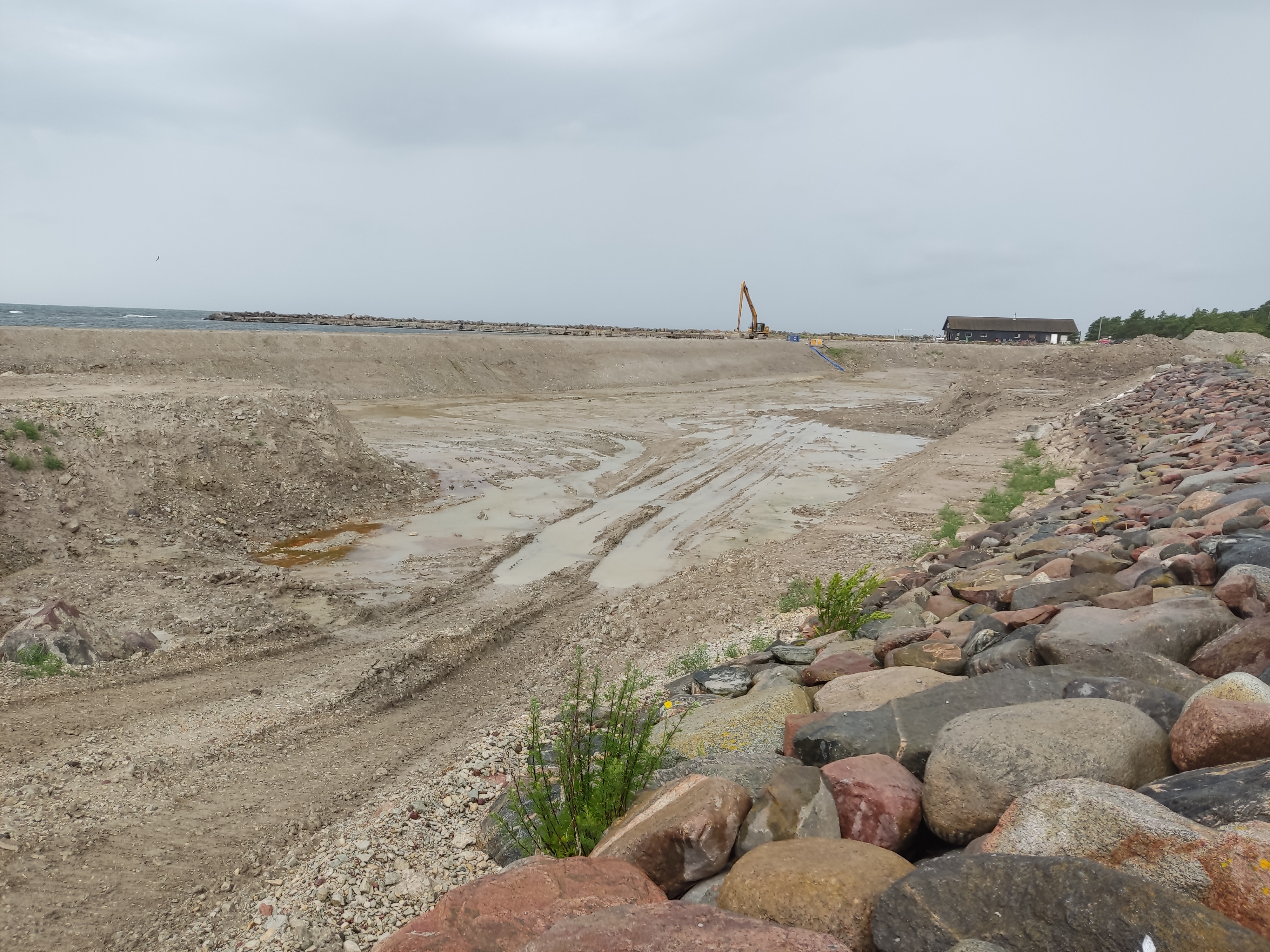 Hiiumaal Kalana sadama akvatooriumi süvendamine