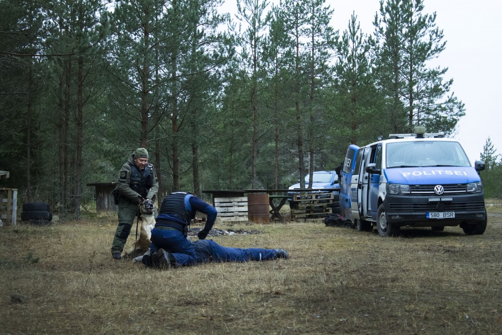 Keskkonnainspektorid harjutasid laskmist ja koostööd politseikoertega (11)