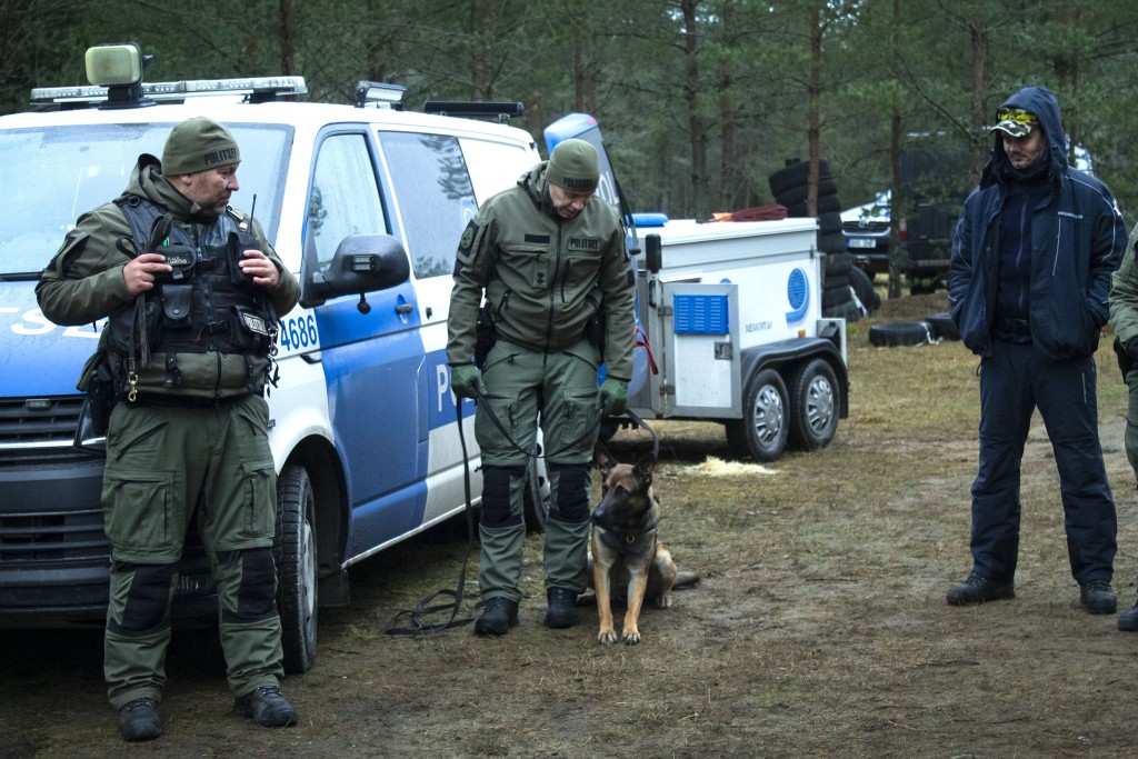 Keskkonnainspektorid harjutasid laskmist ja koostööd politseikoertega (9)