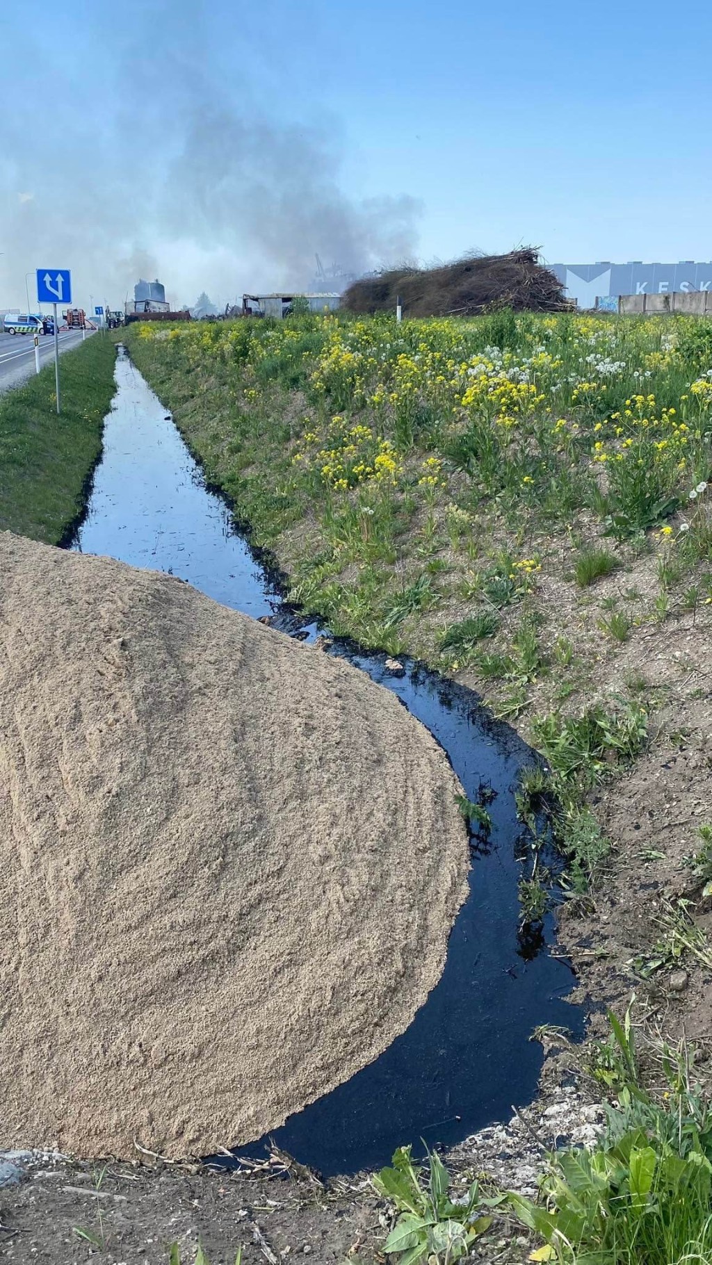 Suur-Sõjamäe jäätmejaama põleng_foto autor Keskkonnaamet.jpg