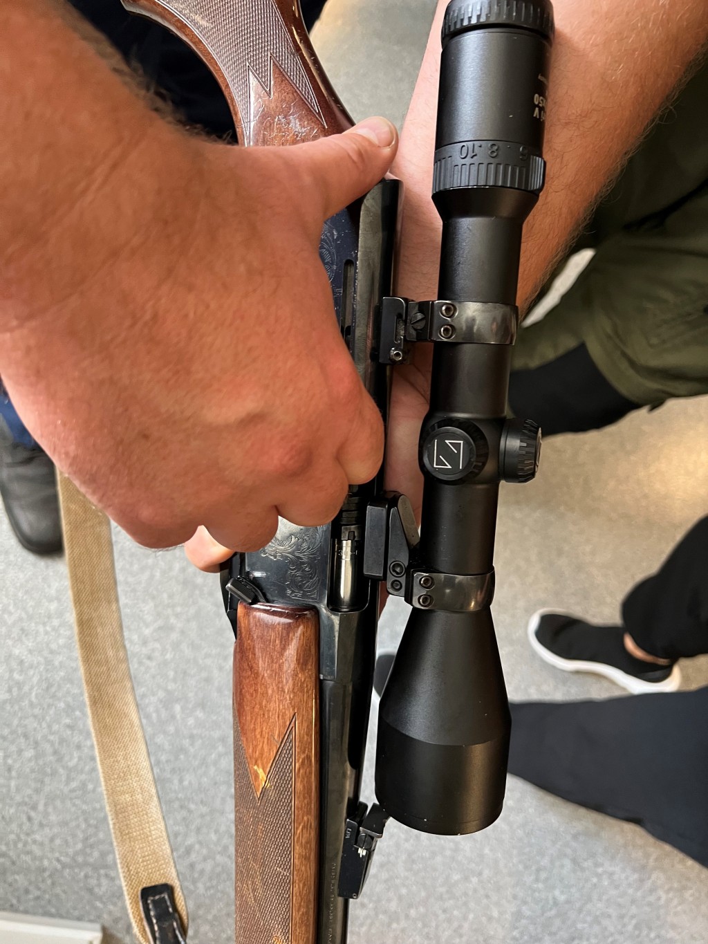Õppepadruniga laetud poolautomaatne jahipüss_foto Keskkonnaamet.jpg